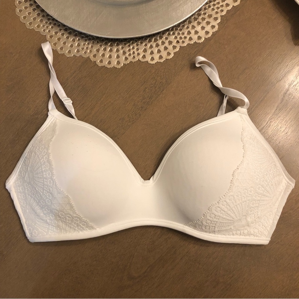 Parisian Intimates Women’s Lace Lingerie Bra